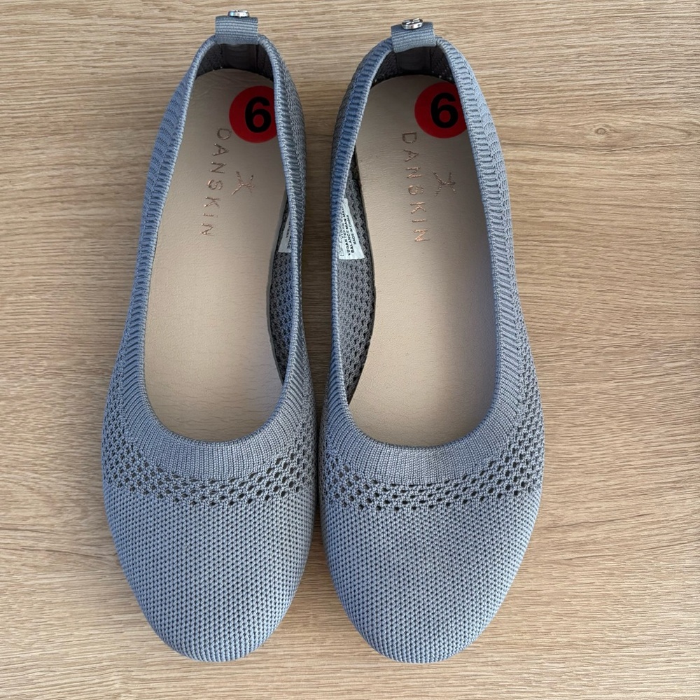 Danskin Women's Light Gray Knit Loafers